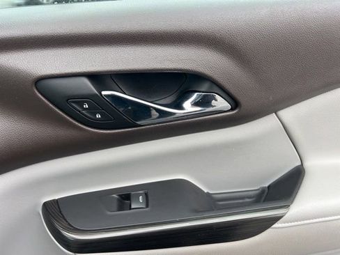 Used 2018 GMC Acadia SLT image 38