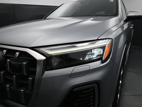 Used 2025 Audi Q7 3.0T Premium Plus AWD/4WD image 9