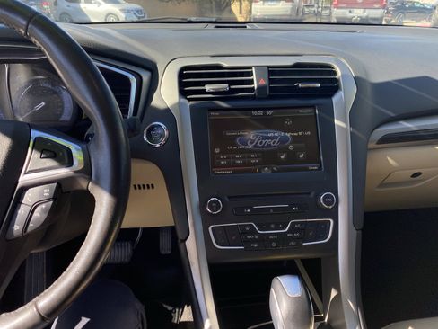 Used 2016 Ford Fusion SE w/ Equipment Group 202A image 13