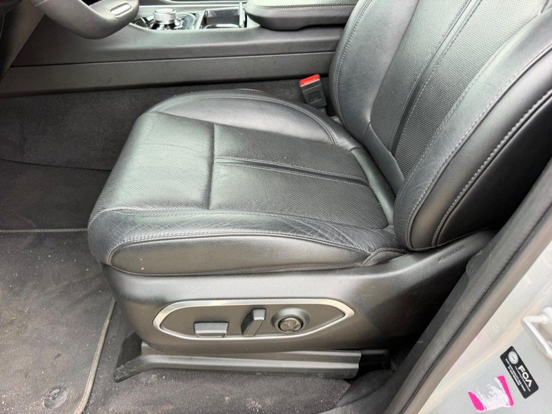 Used 2024 Jeep Wagoneer L Series III w/ Flexible Seating Group AWD/4WD image 22