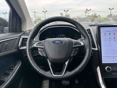 Used 2022 Ford Edge SEL w/ Sport Appearance Package AWD/4WD image 13