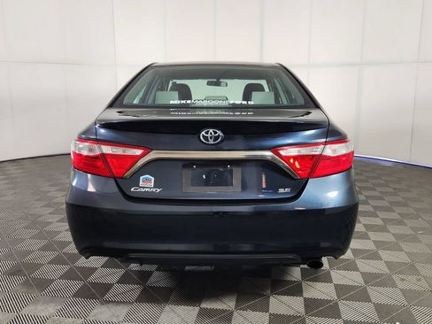 Used 2015 Toyota Camry SE w/ Protection Package FWD image 6