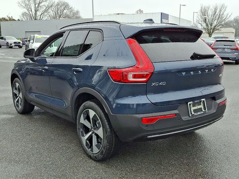 New 2026 Volvo XC40 B5 Core w/ Climate Package image 3