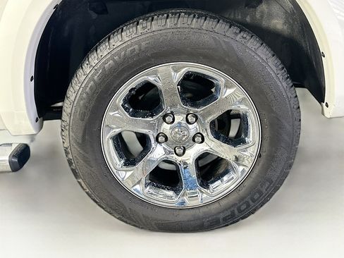 Used 2016 RAM 1500 Laramie w/ Convenience Group image 11