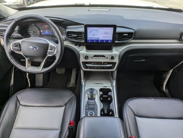 Used 2023 Ford Explorer XLT w/ Equipment Group 202A AWD/4WD image 19