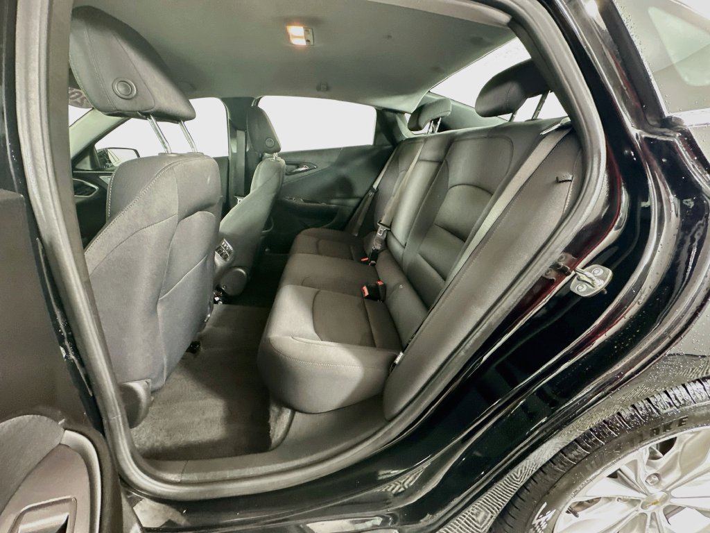 Used 2025 Chevrolet Malibu LT FWD image 33