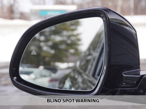 Used 2022 BMW X6 M50i w/ Executive Package image 9