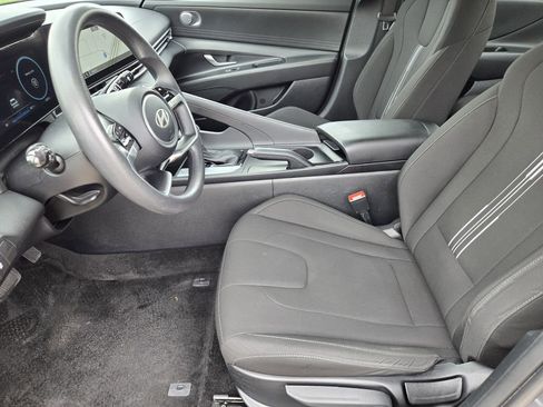Used 2024 Hyundai Elantra SEL FWD image 8