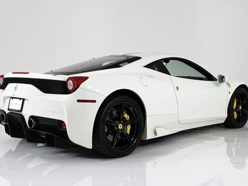 Used 2015 Ferrari 458 Speciale Coupe RWD image 3