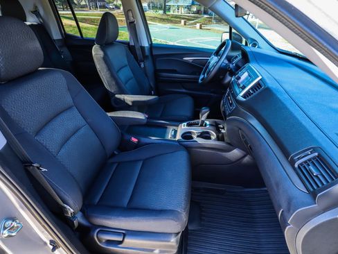 Used 2019 Honda Ridgeline RT image 39