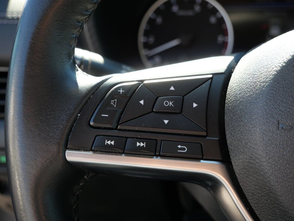 Used 2022 Nissan Sentra SV FWD image 25
