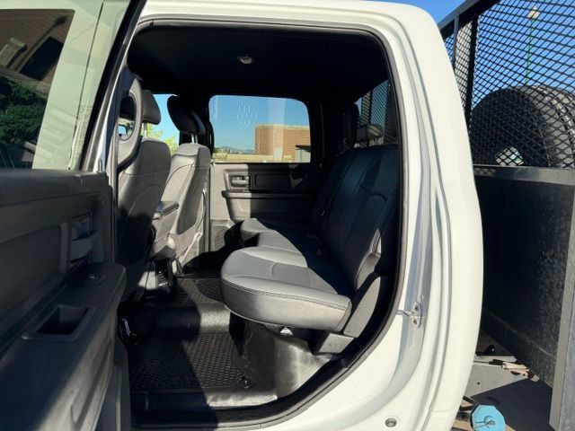 Used 2022 RAM 3500 Tradesman w/ Chrome Appearance Group AWD/4WD image 17