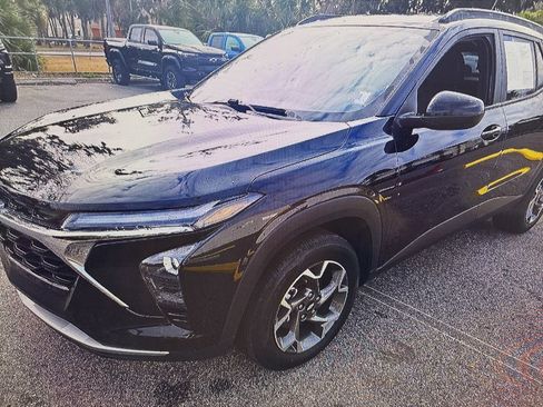 Used 2024 Chevrolet Trax LT w/ Driver Confidence Package image 17