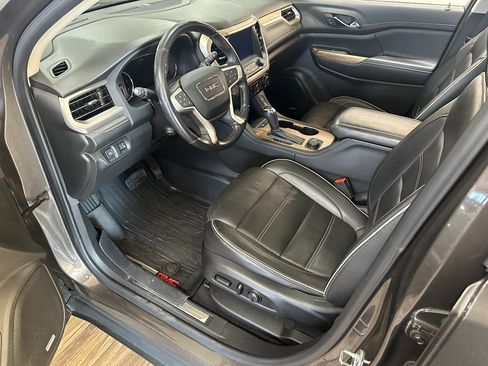 Used 2019 GMC Acadia Denali w/ Technology Package image 9