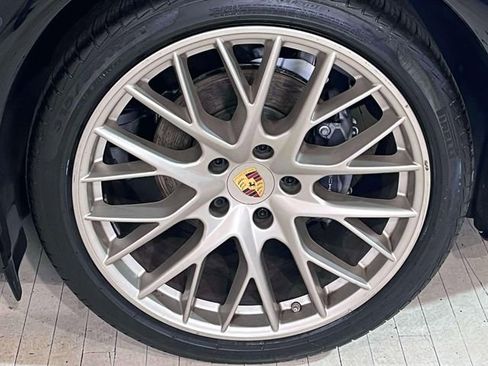 Certified 2020 Porsche Panamera image 13