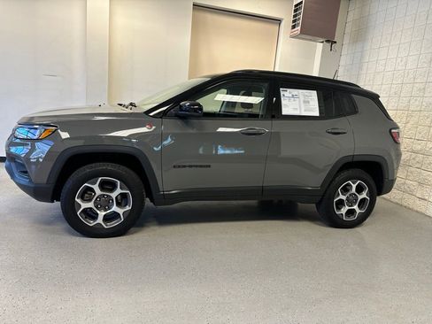 Used 2022 Jeep Compass Trailhawk w/ Trailhawk Convenience Group AWD/4WD image 17