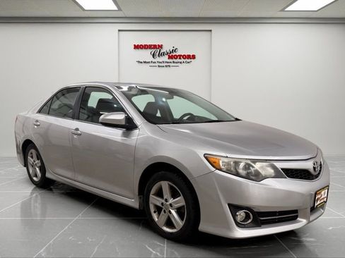 Used 2014 Toyota Camry SE image 1