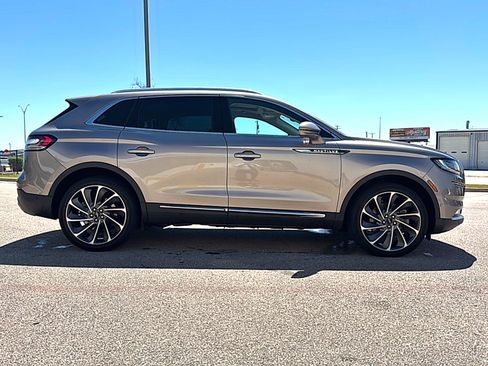 Used 2021 Lincoln Nautilus Reserve w/ Equipment Group 202A image 5