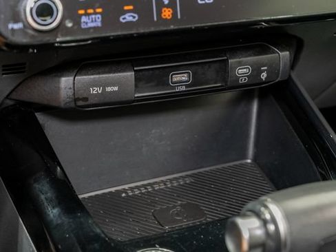 Used 2023 Kia Niro EX FWD image 23