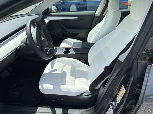 Used 2023 Tesla Model 3 Standard Range image 10