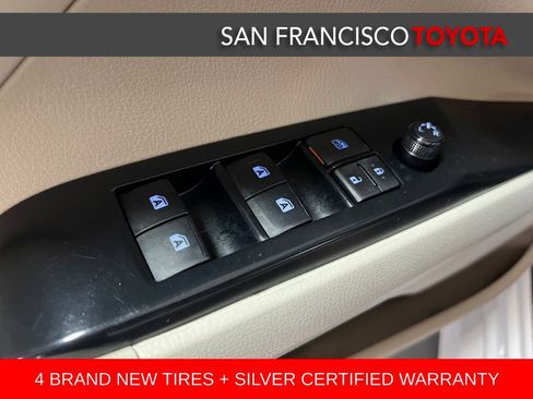 Certified 2018 Toyota Camry LE image 34