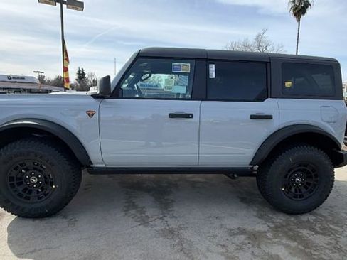 New 2026 Ford Bronco Badlands image 7