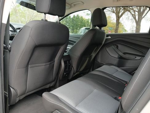 Used 2017 Ford Escape SE w/ Equipment Group 201A image 12