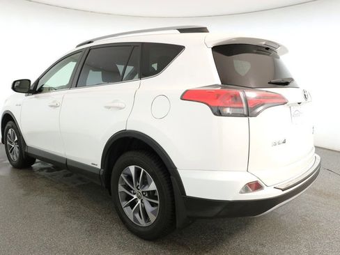 Used 2018 Toyota RAV4 XLE image 6