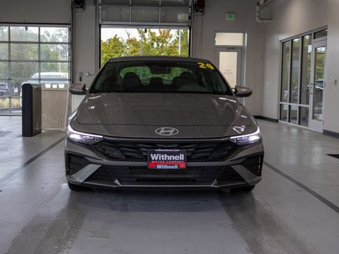 Used 2024 Hyundai Elantra SEL FWD image 4