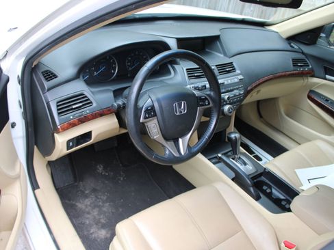 Used 2012 Honda Crosstour EX-L image 2