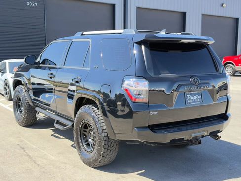 Used 2020 Toyota 4Runner SR5 Premium AWD/4WD image 4