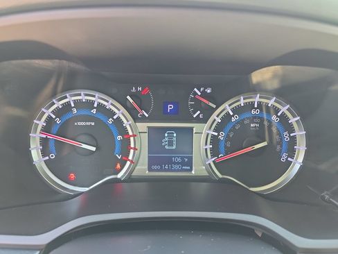 Used 2017 Toyota 4Runner SR5 AWD/4WD image 16