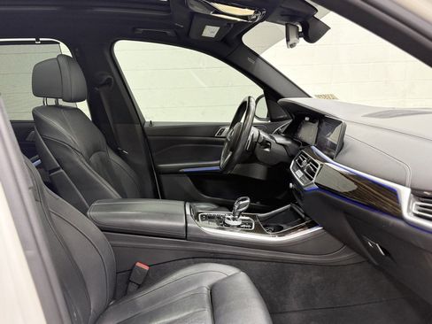Used 2021 BMW X5 M50i w/ Executive Package image 33