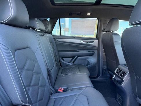 New 2026 Volkswagen Atlas Cross Sport SE AWD/4WD image 5