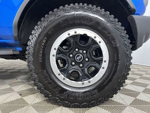 Used 2023 Ford Bronco Big Bend w/ Sasquatch Package AWD/4WD image 9