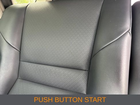Used 2024 Nissan Rogue SV w/ SV Premium Package FWD image 6