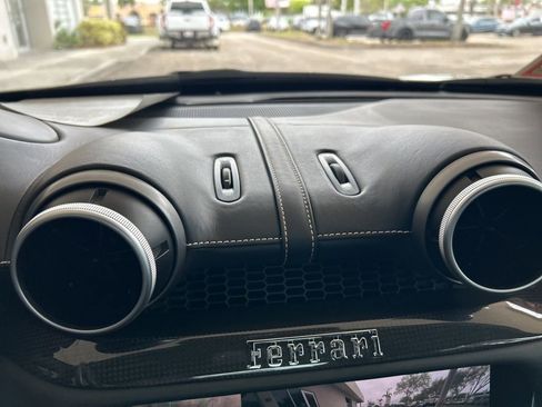 Used 2019 Ferrari Portofino Base image 61