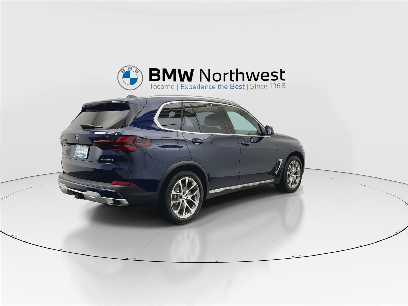 Used 2026 BMW X5 M60i AWD/4WD image 3