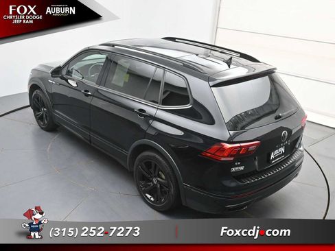 Used 2024 Volkswagen Tiguan SE R-Line AWD/4WD image 31
