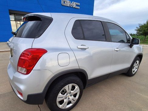 Used 2018 Chevrolet Trax LS w/ Fleet Convenience Package FWD image 8