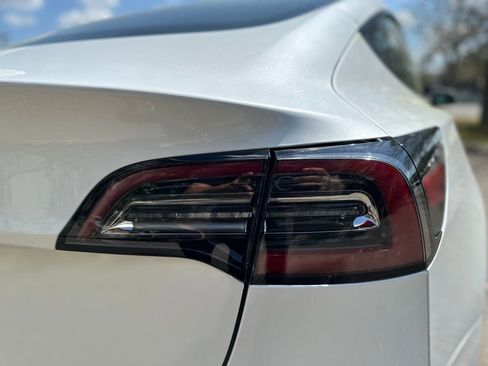 Used 2023 Tesla Model 3 Standard Range image 11