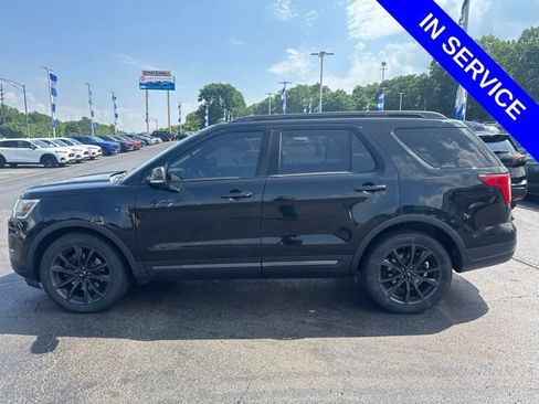 Used 2018 Ford Explorer XLT w/ Equipment Group 202A FWD image 7