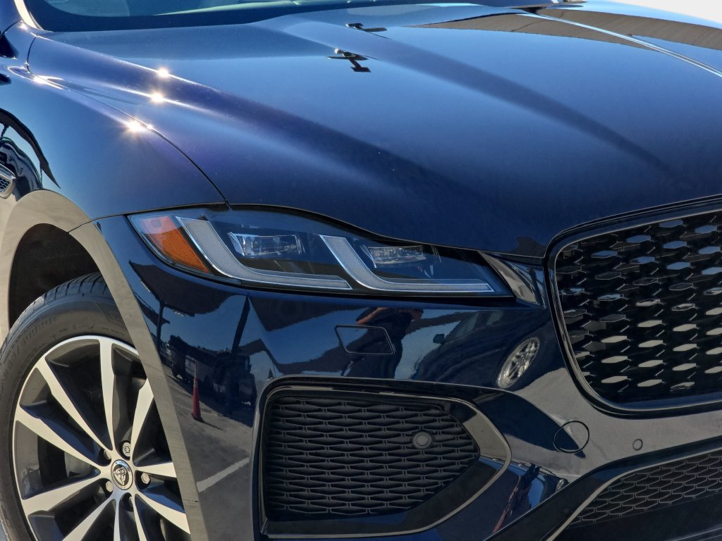 Used 2025 Jaguar F-PACE R-Dynamic S AWD/4WD image 32