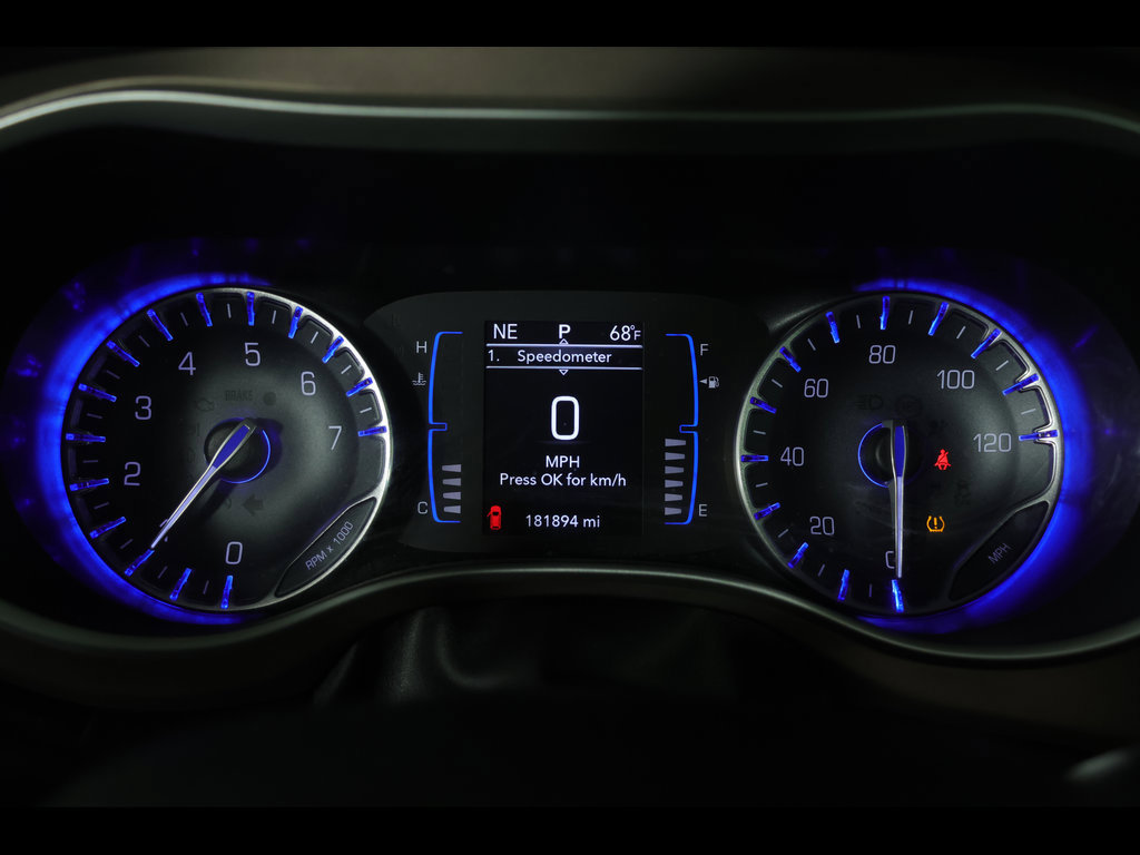 Used 2017 Chrysler Pacifica Touring-L FWD image 22