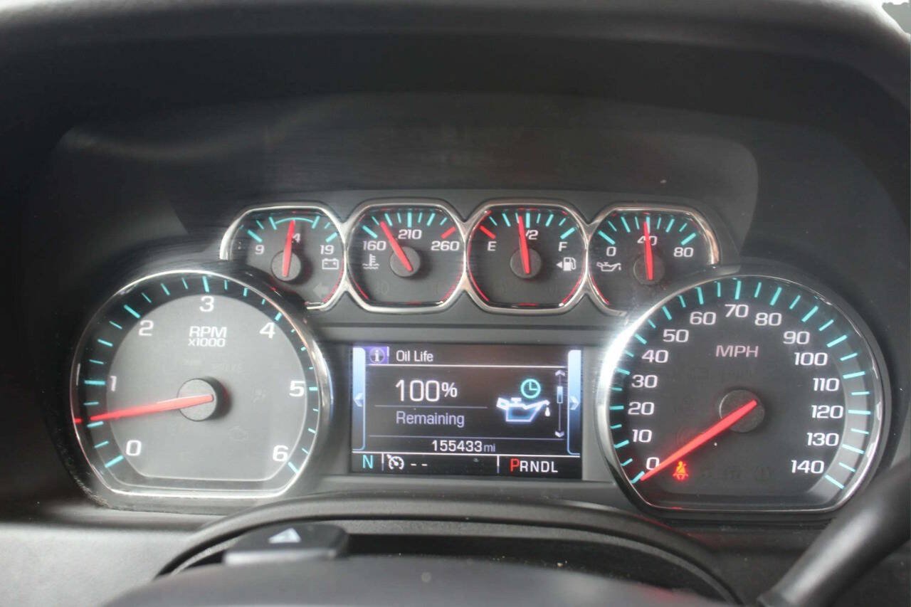 Used 2017 Chevrolet Suburban LT AWD/4WD image 28