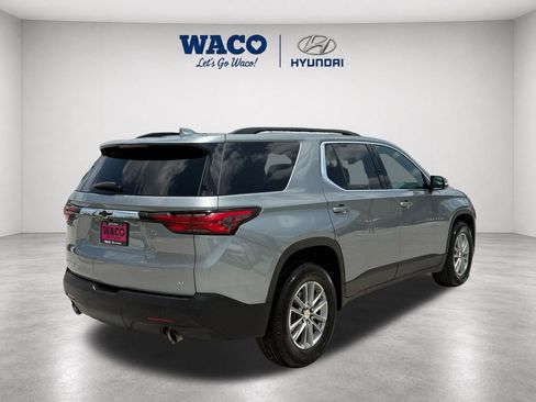 Used 2023 Chevrolet Traverse LT FWD image 8