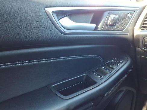 Certified 2023 Ford Edge Titanium image 19