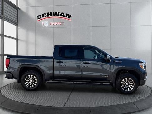 Used 2021 GMC Sierra 1500 AT4 w/ AT4 Value Package AWD/4WD image 3