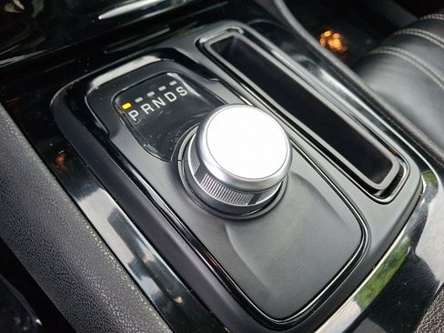 Certified 2023 Chrysler 300 S image 16