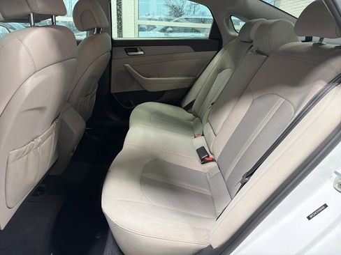 Used 2015 Hyundai Sonata SE w/ Option Group 09 image 9